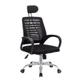 Chaise de bureau ergonomique en mesh noir avec appuie-tête réglable et roulettes chrome.